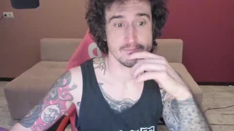 Snapshot of kumisboy chatting on 01-28-25, 07:21 Robert online show from 01-28-25, 07:21