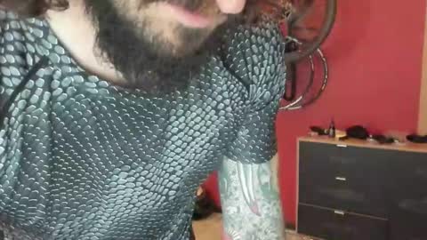 Snapshot of kumisboy chatting on 01-10-26, 11:01 Robert online show from 01-10-26, 11:01