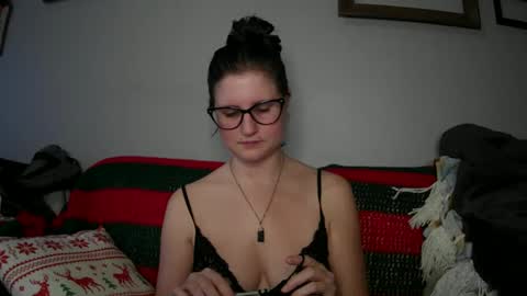 Snapshot of kunzitegoddess chatting on 12-16-24, 02:38 Samantha online show from 12-16-24, 02:38