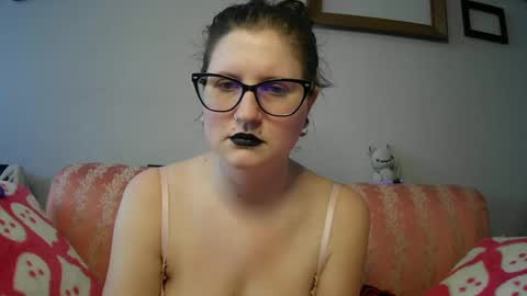 Snapshot of kunzitegoddess chatting on 01-19-25, 04:57 Samantha online show from 01-19-25, 04:57