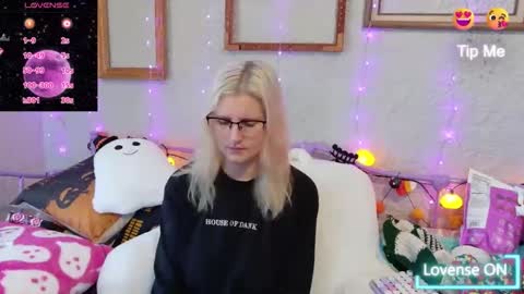 Snapshot of kunzitegoddess chatting on 10-20-25, 02:06 Samantha online show from 10-20-25, 02:06