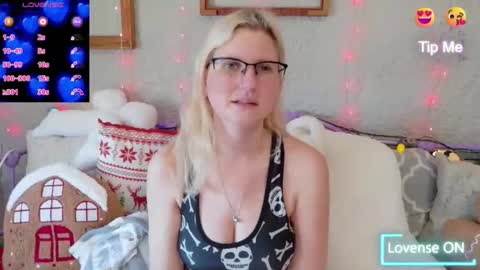 Snapshot of kunzitegoddess chatting on 11-17-25, 02:34 Samantha online show from 11-17-25, 02:34