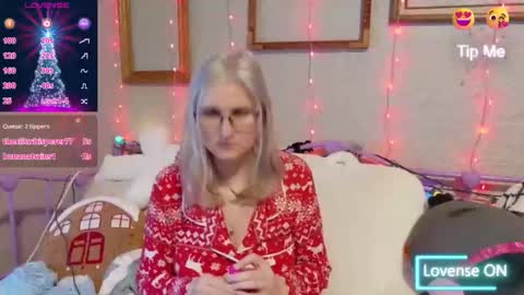 Snapshot of kunzitegoddess chatting on 11-29-25, 01:58 Samantha online show from 11-29-25, 01:58