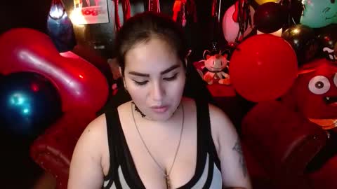 Snapshot of kureiji_fetish chatting on 09-21-25, 01:29 Fetiche Woman online show from 09-21-25, 01:29