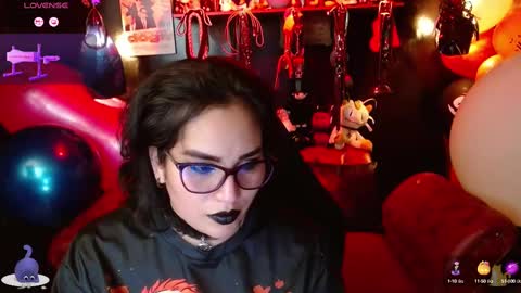 Snapshot of kureiji_fetish chatting on 10-03-25, 12:18 Fetiche Woman online show from 10-03-25, 12:18