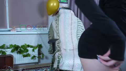 Snapshot of kuromya chatting on 11-03-25, 12:17 Ariya online show from 11-03-25, 12:17