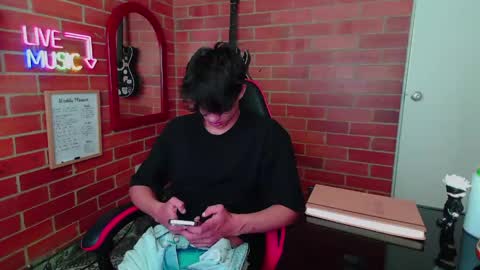 Snapshot of kurtt_ chatting on 05-17-26, 04:47 JASON online show from 05-17-26, 04:47