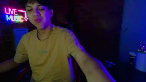 Snapshot of kurtt_ chatting on 05-19-26, 03:46 JASON online show from 05-19-26, 03:46
