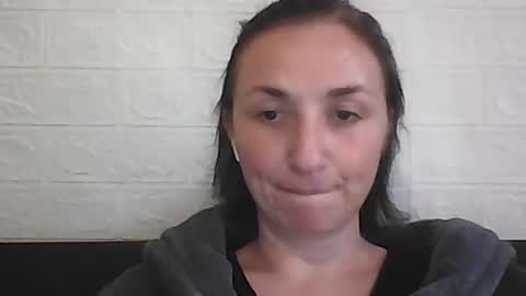 Snapshot of kusia032132 chatting on 11-28-25, 09:45 kusia032132 online show from 11-28-25, 09:45