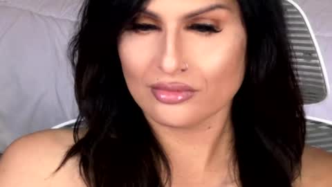 Snapshot of kxaxmichelle chatting on 04-27-26, 06:28 Kick online show from 04-27-26, 06:28