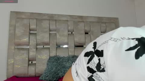 Kyara  online show from 11-27-25, 12:18