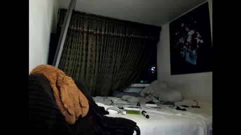 Snapshot of kyhara chatting on 12-17-25, 04:51 kyhara online show from 12-17-25, 04:51