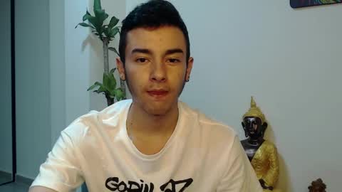 Snapshot of kyle_bratz chatting on 12-04-24, 05:05 kyle online show from 12-04-24, 05:05