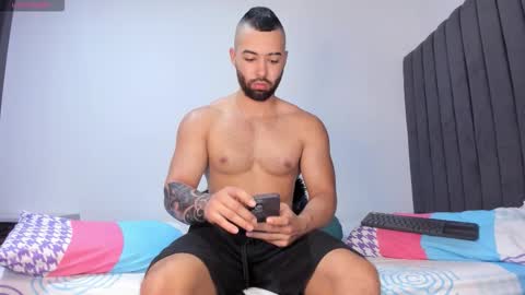 Snapshot of kyle_collinz chatting on 11-05-25, 10:21 Kyle collinz online show from 11-05-25, 10:21