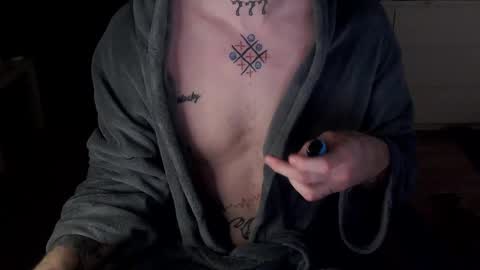 Snapshot of kyle_tattoo chatting on 02-06-26, 01:32 kyle online show from 02-06-26, 01:32