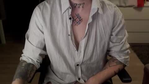 Snapshot of kyle_tattoo chatting on 02-15-26, 06:26 kyle online show from 02-15-26, 06:26