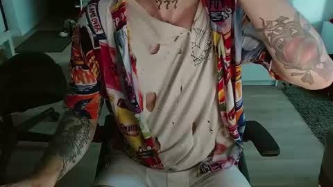 Snapshot of kyle_tattoo chatting on 07-15-26, 08:30 kyle online show from 07-15-26, 08:30