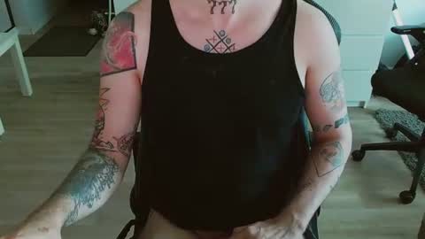 Snapshot of kyle_tattoo chatting on 07-18-26, 11:25 kyle online show from 07-18-26, 11:25