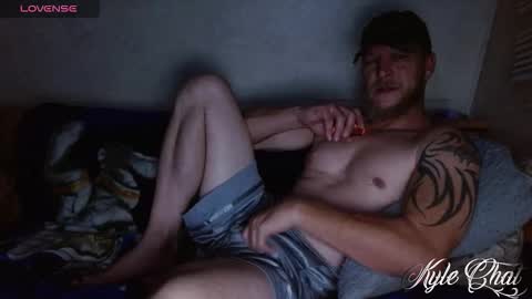 Snapshot of kylechat chatting on 10-26-25, 07:36 Kyle chat online show from 10-26-25, 07:36