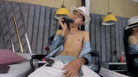 Snapshot of kylepresly chatting on 06-12-26, 05:06 Kyle online show from 06-12-26, 05:06