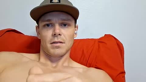 Snapshot of kylespade727 chatting on 09-20-25, 02:34 Thickcock813 online show from 09-20-25, 02:34