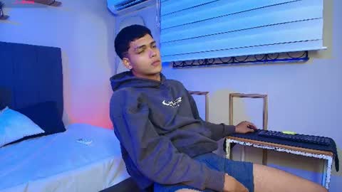 Kyliam online show from 07-12-26, 09:39