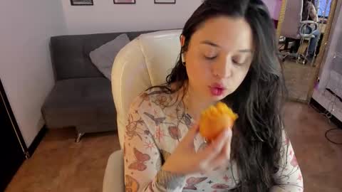 kylie online show from 12-15-25, 01:15