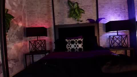 Kylie  online show from 11-10-25, 07:35