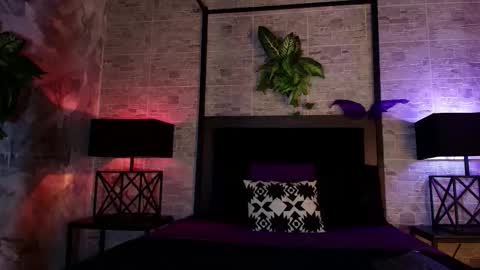 Snapshot of kylie_foxxxy chatting on 11-22-25, 07:35 Kylie online show from 11-22-25, 07:35