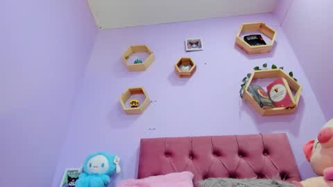 kylie gomez  online show from 03-18-26, 04:04