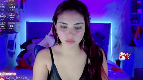 k ylie online show from 11-26-25, 09:16