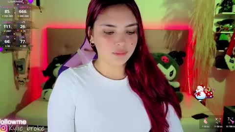 k ylie online show from 11-28-25, 09:39