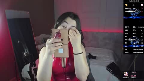 Kylie online show from 10-11-25, 05:39