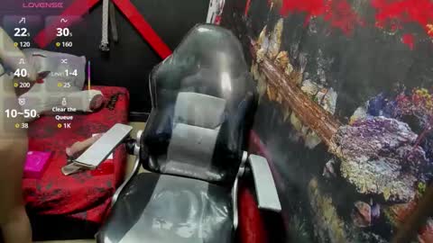 Snapshot of kylie_moan chatting on 10-25-25, 11:51 KYLIE online show from 10-25-25, 11:51