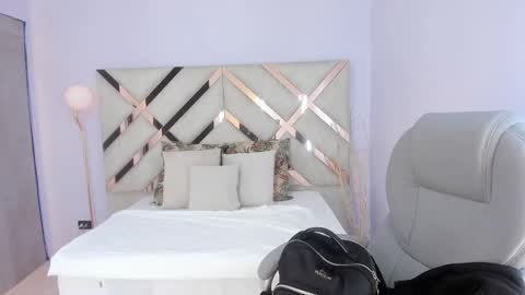 Kylie Reyes  online show from 12-15-25, 07:29