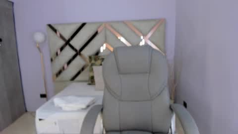 Kylie Reyes  online show from 12-22-25, 07:22