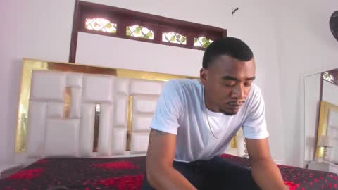 Snapshot of kylieandjhonny chatting on 02-13-25, 06:27 Kaylie And Jhony online show from 02-13-25, 06:27