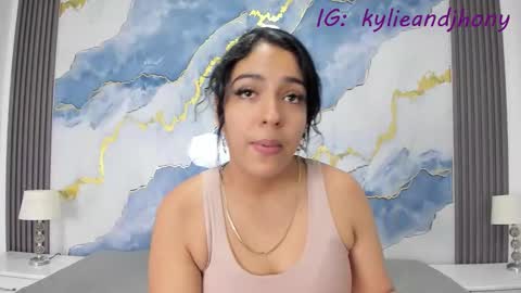 Snapshot of kylieandjhonny chatting on 10-01-25, 07:20 Kaylie And Jhony online show from 10-01-25, 07:20