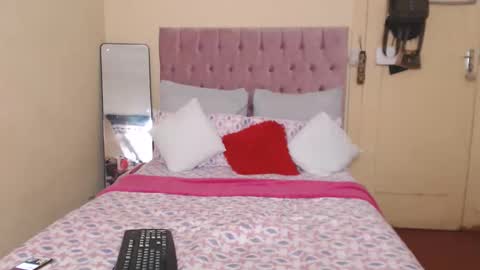 kyliebbc online show from 11-29-25, 05:54