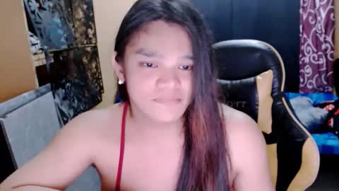 Snapshot of kylieebarbie97 chatting on 11-10-25, 10:25 SC pchix2022 online show from 11-10-25, 10:25
