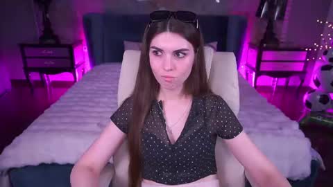 Nicole online show from 07-17-26, 07:04