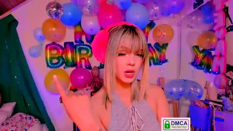 Snapshot of kyliekandy chatting on 11-19-25, 02:11 online show from 11-19-25, 02:11