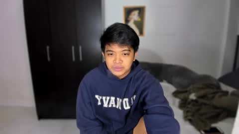 Snapshot of kyll_collins chatting on 12-09-24, 07:17 kyll_collins online show from 12-09-24, 07:17