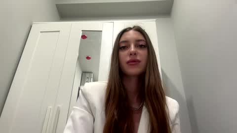 Selena online show from 03-23-26, 04:16