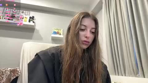 Snapshot of kymberlyrosenlof chatting on 06-27-26, 02:16 Selena online show from 06-27-26, 02:16