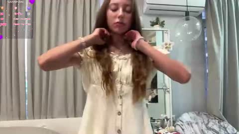 Snapshot of kymberlyrosenlof chatting on 07-12-26, 02:13 Selena online show from 07-12-26, 02:13