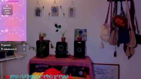 Snapshot of kyomi_beth chatting on 10-28-25, 03:32 kyomi online show from 10-28-25, 03:32