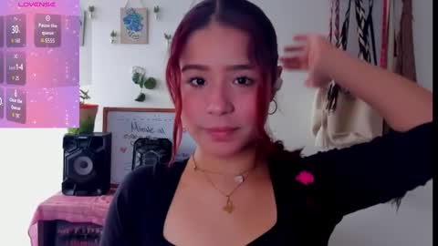 Snapshot of kyomi_beth chatting on 11-21-25, 12:48 kyomi online show from 11-21-25, 12:48