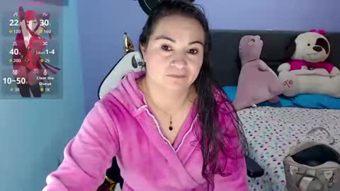 Snapshot of kyra_sol chatting on 04-03-26, 01:25 Kyra online show from 04-03-26, 01:25