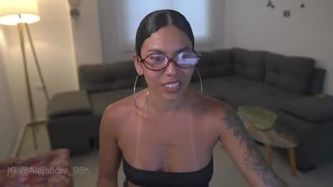 schedule 300 pm - 1100pm colombia time online show from 09-17-25, 10:44